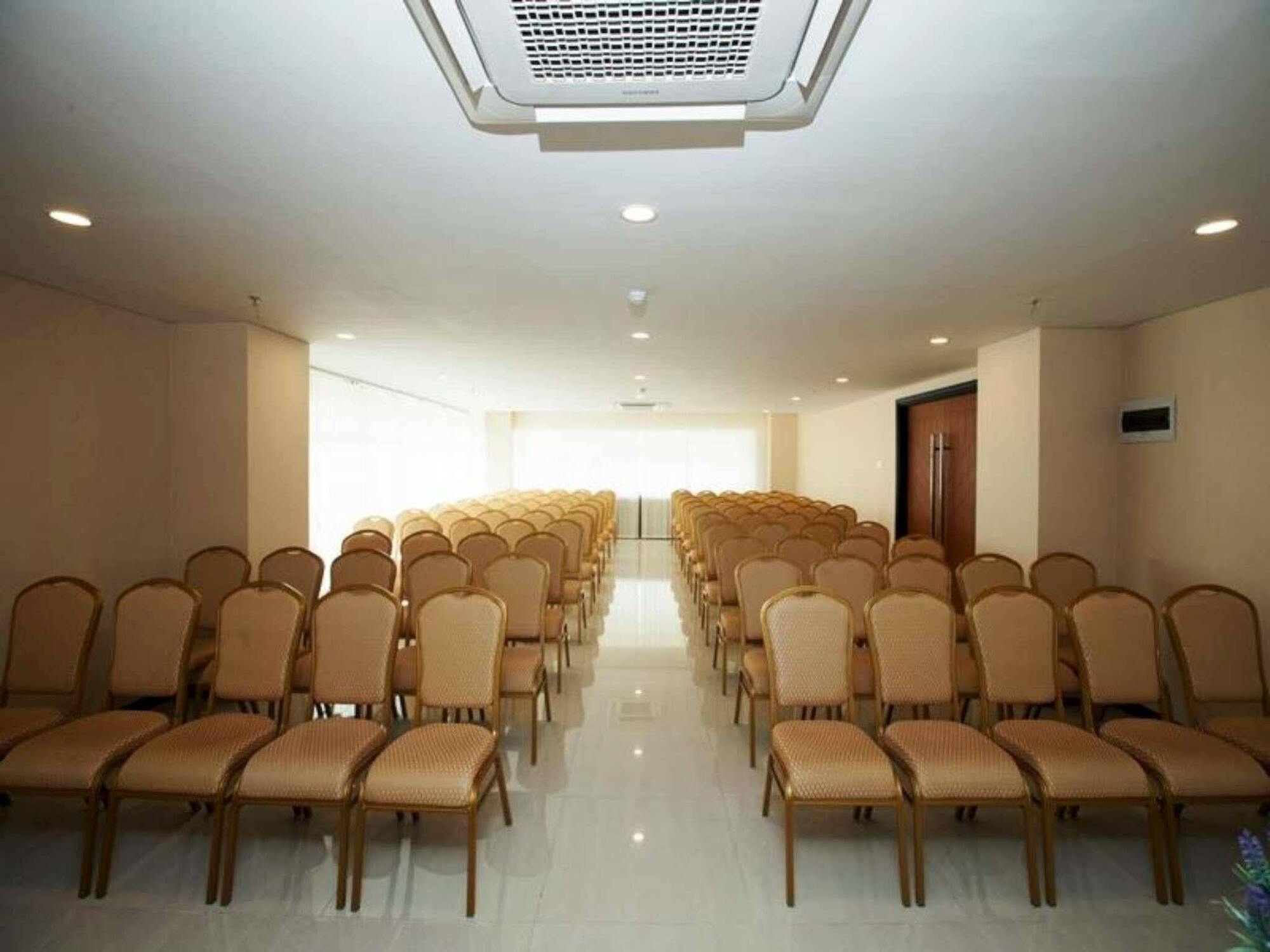 Verse Hotel צ'ירבון מראה חיצוני תמונה