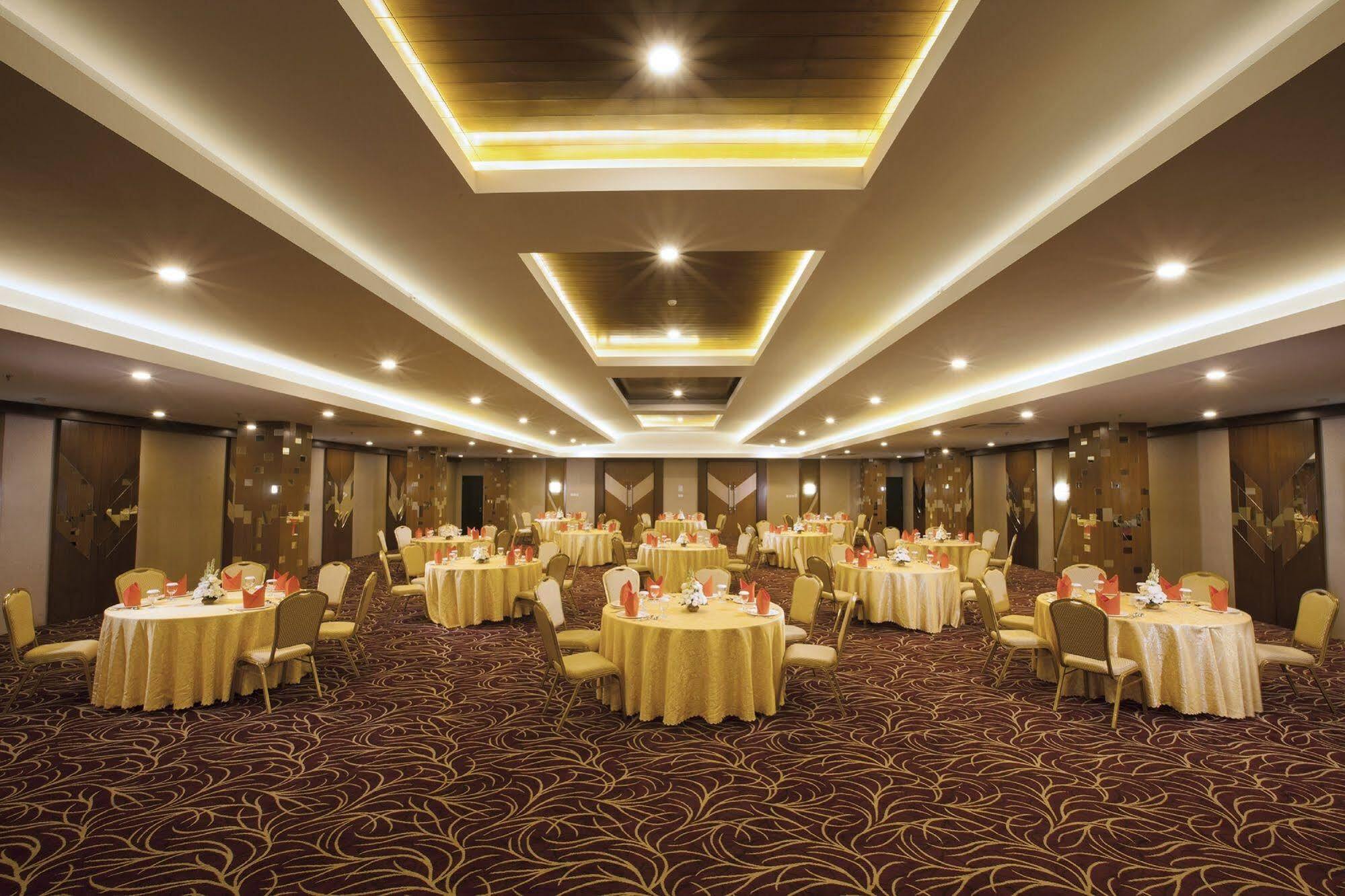Verse Hotel צ'ירבון מראה חיצוני תמונה